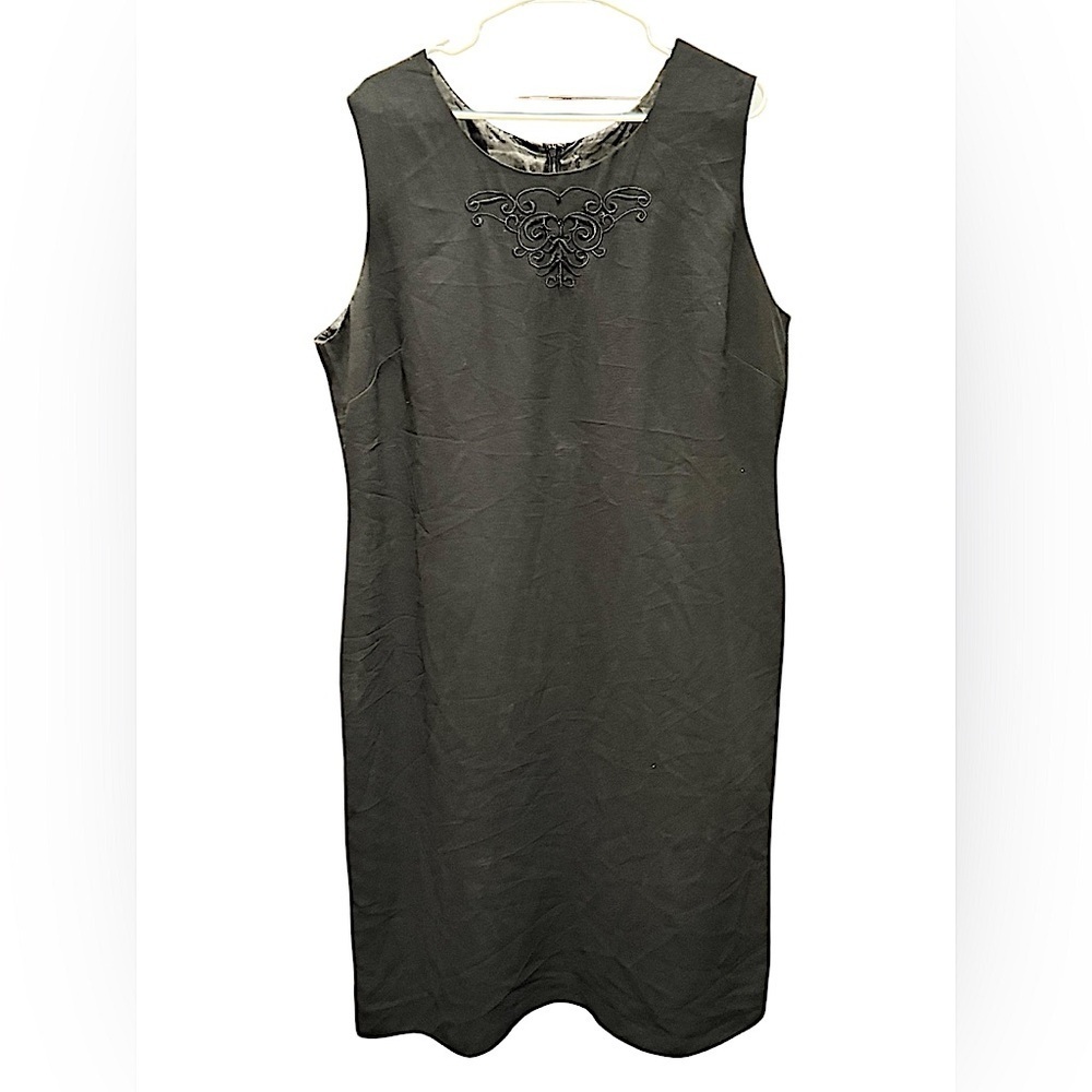 AKG Elegant Black Sleeveless Dress SIZE 22 length 47in pit to pit 23in